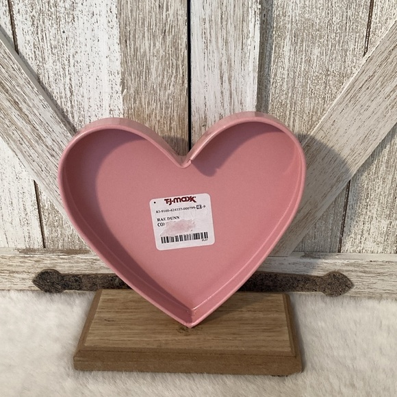 Rae Dunn Hugs Tabletop Sign - Picture 2 of 5